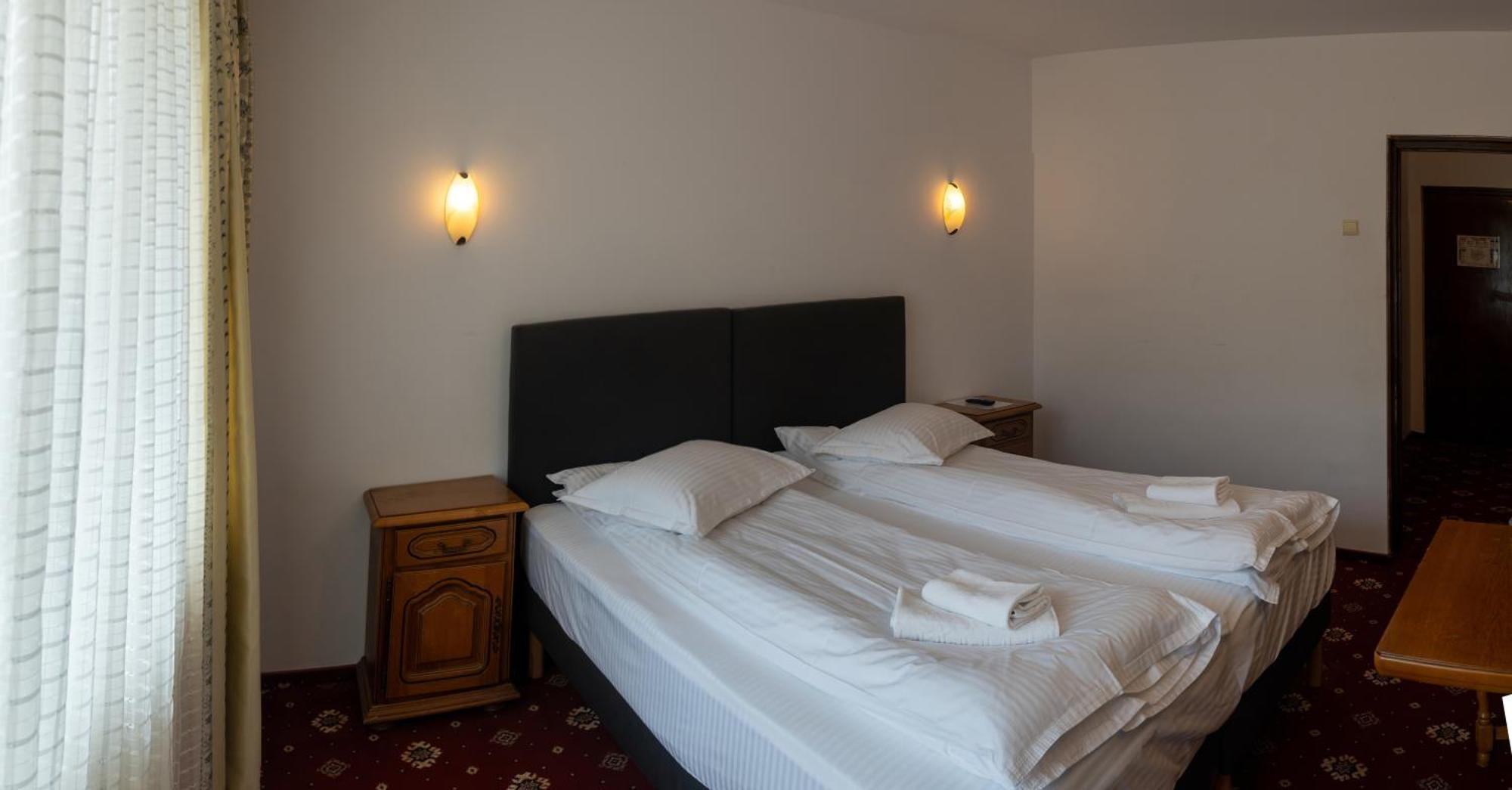 Hotel Casa Pelerinul 두라우 외부 사진