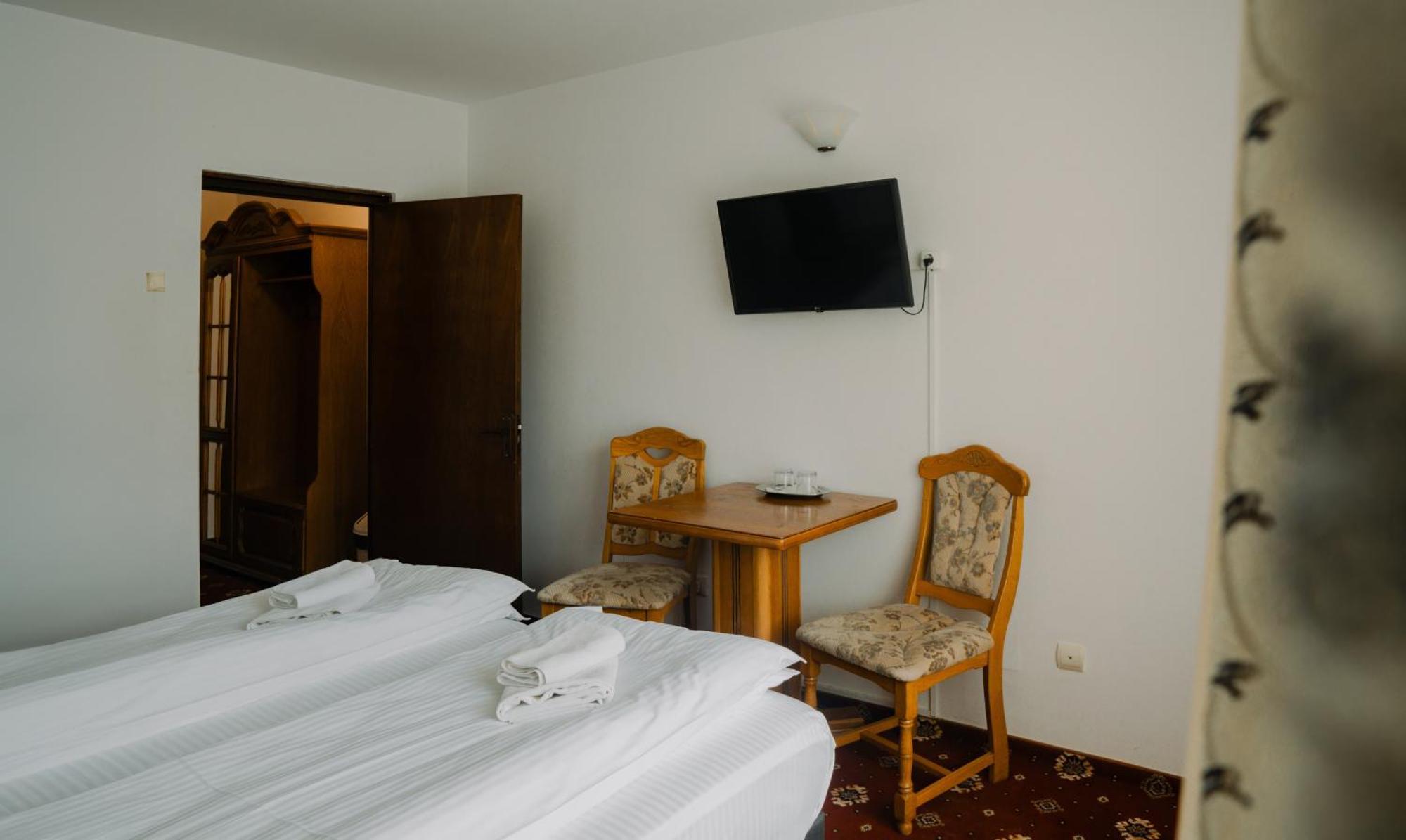 Hotel Casa Pelerinul 두라우 외부 사진