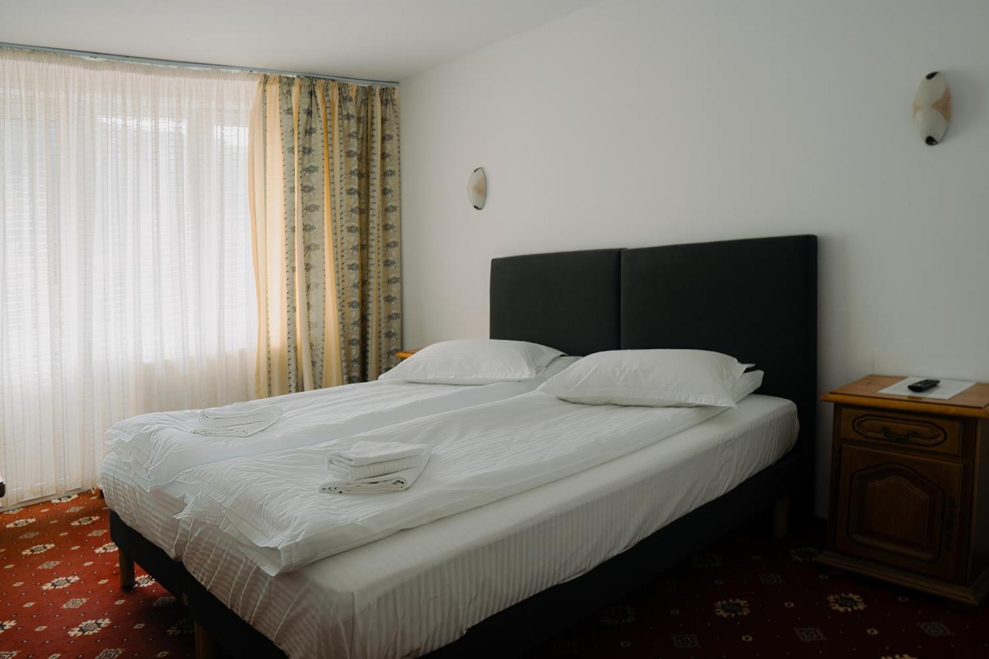 Hotel Casa Pelerinul 두라우 외부 사진