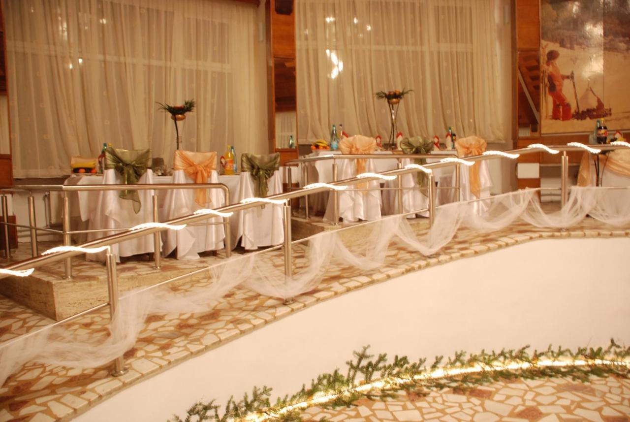 Hotel Casa Pelerinul 두라우 외부 사진